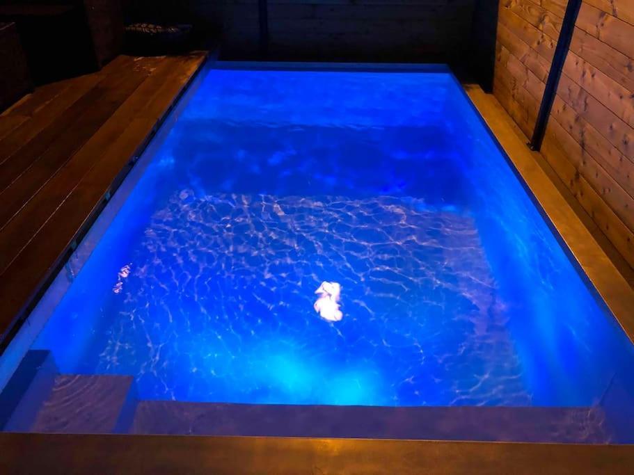 Loft Privatise Avec Spa Xxl Et Piscine Chauffee Bruz Exterior photo
